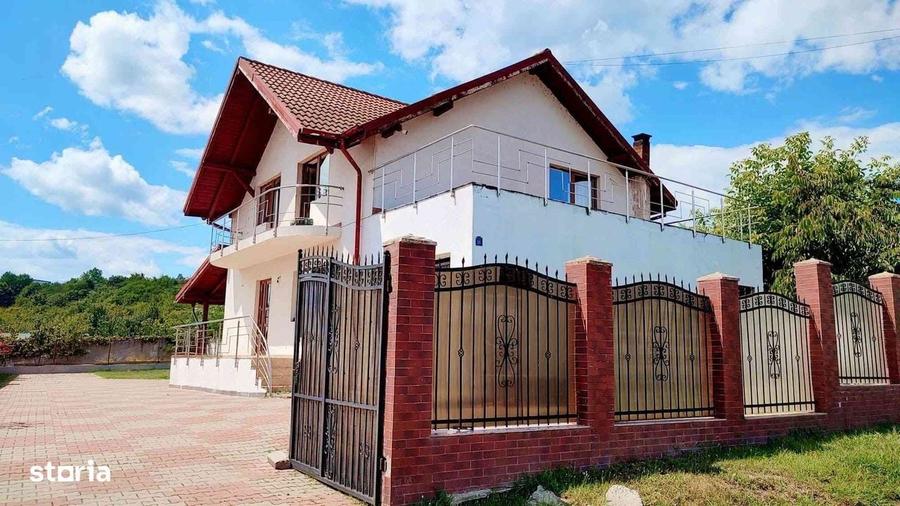 Casă cu 4 camere în Budești