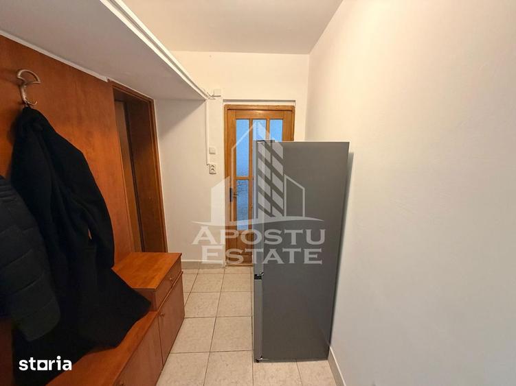 Apartament cu 2 camere, mobilat în Soarelui