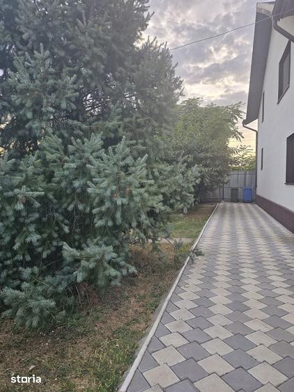 Casă cu 5 camere cu Teren 600 Mp în Ciolpani