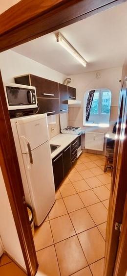 Garsonieră decomandată, mobilată în Dristor