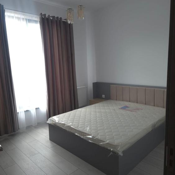 Apartament cu 3 camere decomandat în Periferie