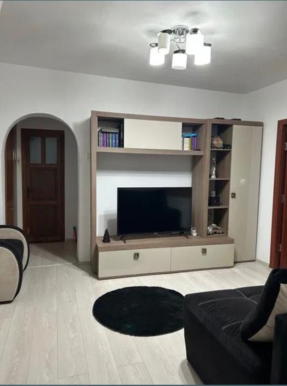 Apartament cu 2 camere semidecomandat în Democrației
