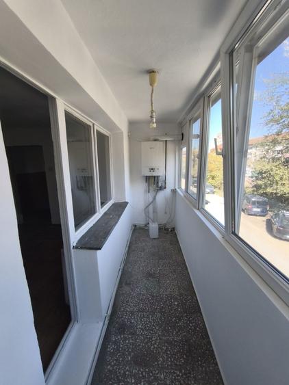 Apartament cu 3 camere semidecomandat în Govândari