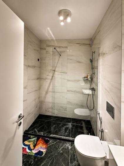 Apartament cu 2 camere semidecomandat, mobilat în Central