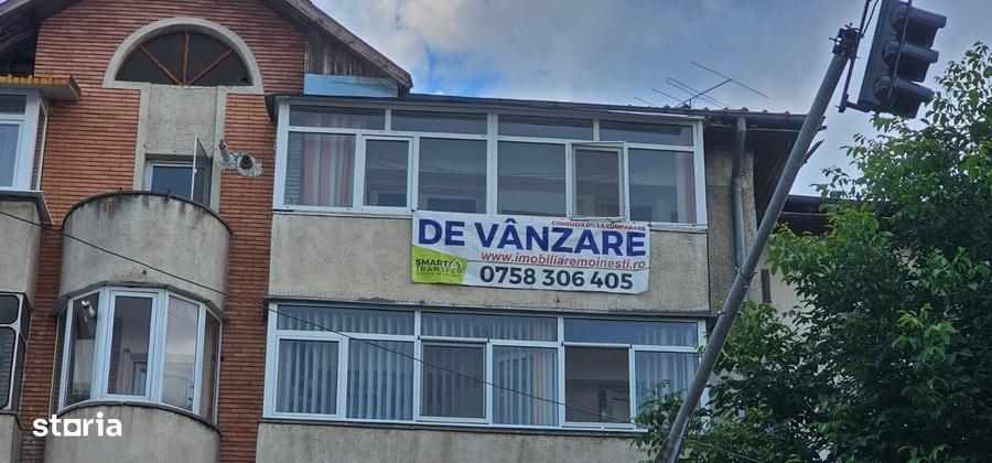Apartament cu 3 camere decomandat în Sud