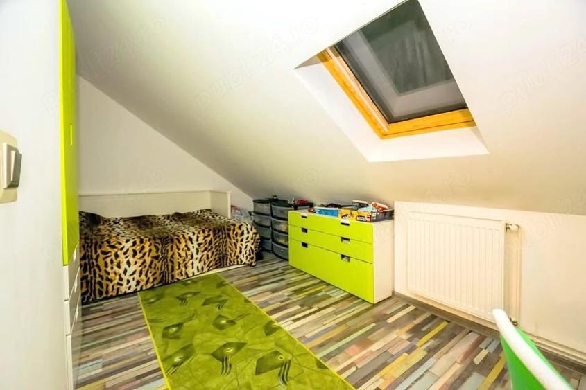 Apartament cu 3 camere decomandat în Girocului