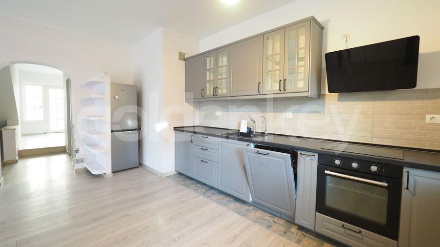 Duplex cu 7 camere cu Canalizare în Pipera