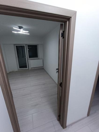 Apartament cu 3 camere decomandat în Stadion