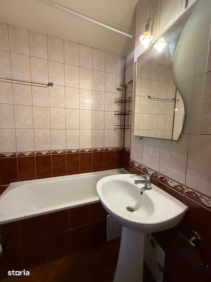 Apartament cu 2 camere decomandat în Între Lacuri