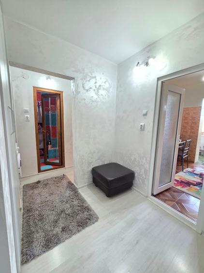 Apartament cu 2 camere decomandat în Școlilor