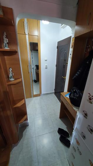 Garsonieră decomandată în Gorjului