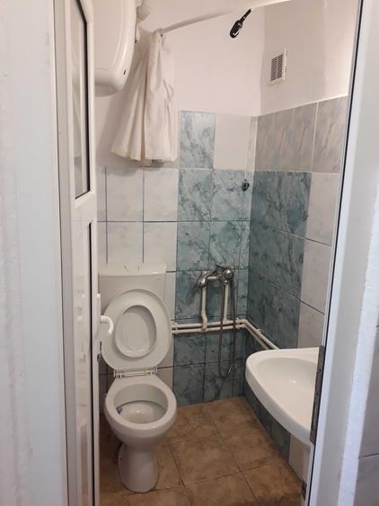 Garsonieră decomandată în Central