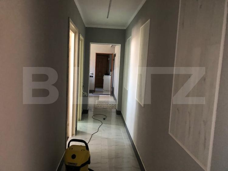 Apartament cu 4 camere semidecomandat, mobilat în Cloșca