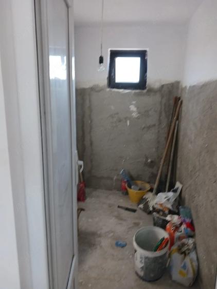 Casă cu Teren 385 Mp în Pecineaga