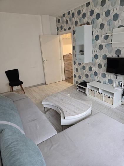 Apartament cu 3 camere decomandat, mobilat în Nord