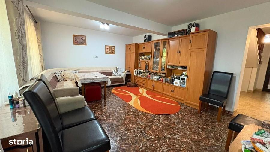 Casă cu 4 camere cu Teren 761 Mp în Aroneanu