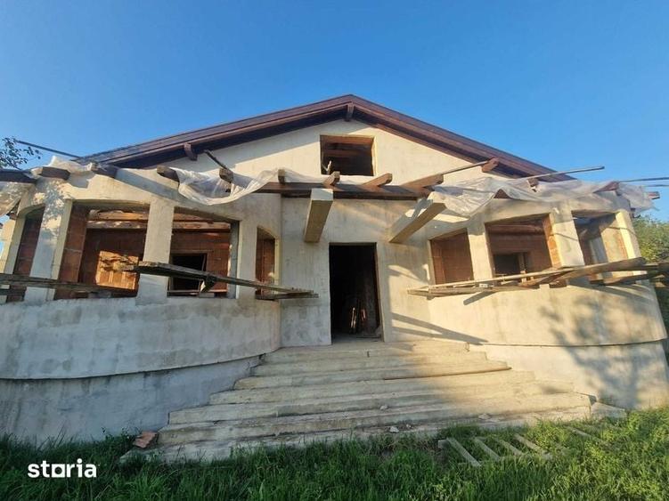 Vand casa la rosu in Sic ideal azil batrani - 1
