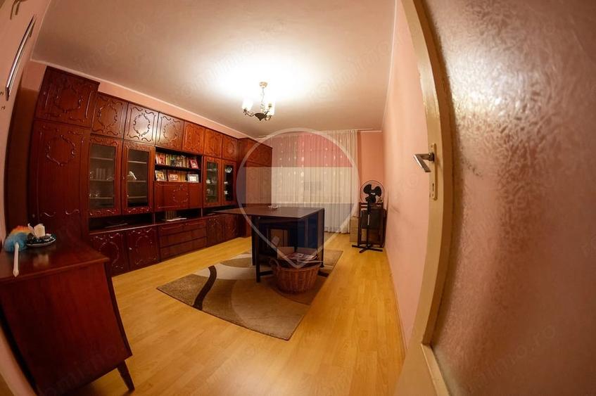 Apartament cu 2 camere decomandat în Vitrometan