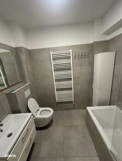 Apartament cu 3 camere în Triaj