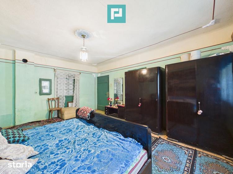 Casă cu 2 camere cu Teren 24270 Mp în Central