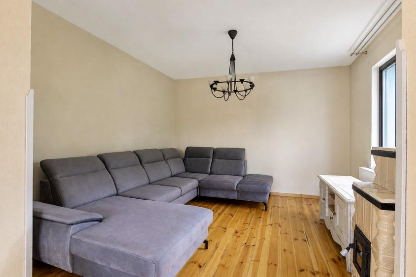 Casă individuală cu 3 camere cu Teren 332 Mp în Castelul Peleș