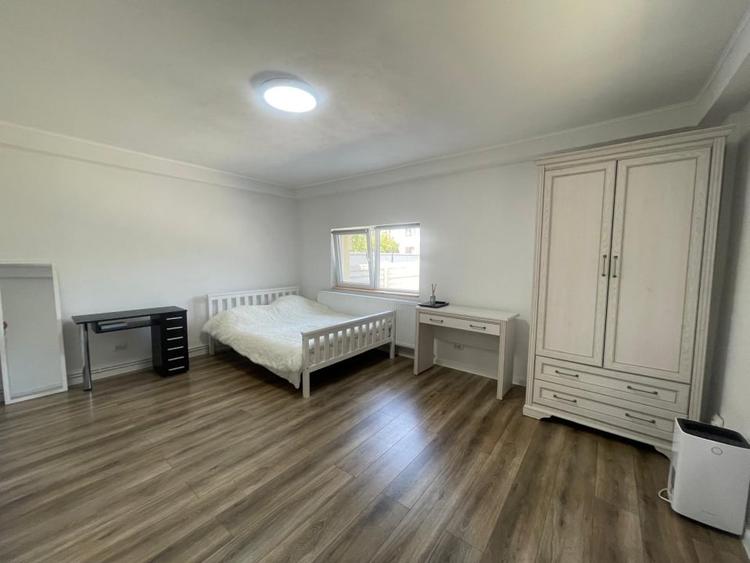 Casă individuală cu 5 camere cu Canalizare în Cernele