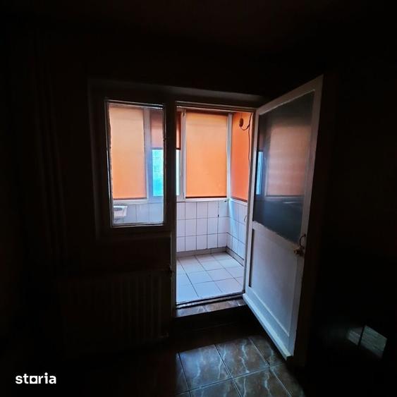 Apartament cu 4 camere în Berceni
