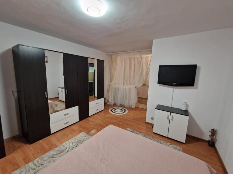 Garsonieră decomandată în Brâncoveanu