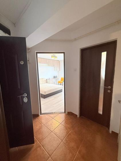 Garsonieră decomandată, mobilată în Central