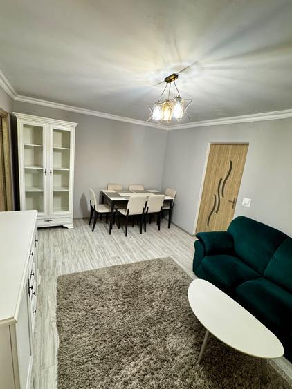 Apartament cu 3 camere decomandat în Central