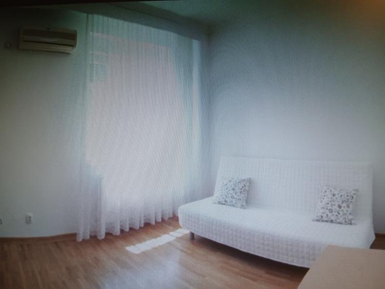 Apartament cu 3 camere decomandat în Primăverii