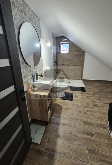 Apartament cu 4 camere decomandat, mobilat în Tractorul