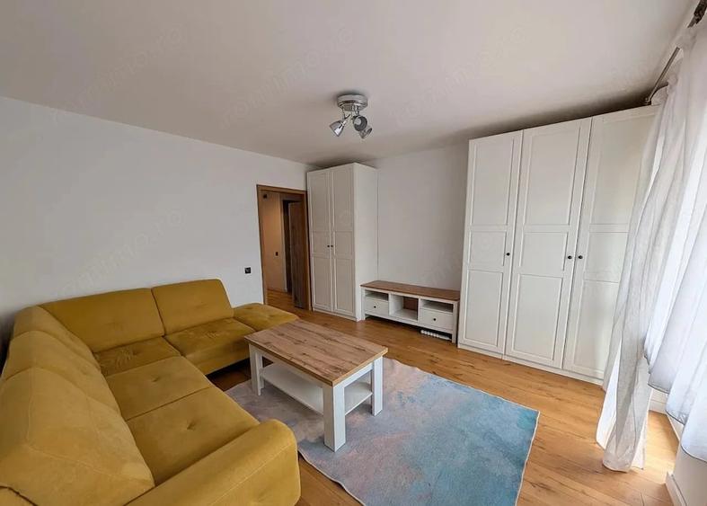 Apartament cu 3 camere decomandat în Drumul Taberei