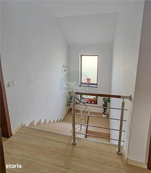 Casă cu 5 camere cu Teren 372 Mp în Central