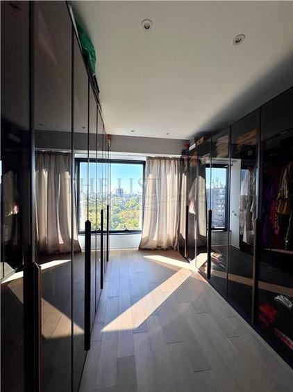 Apartament cu 4 camere decomandat în Floreasca