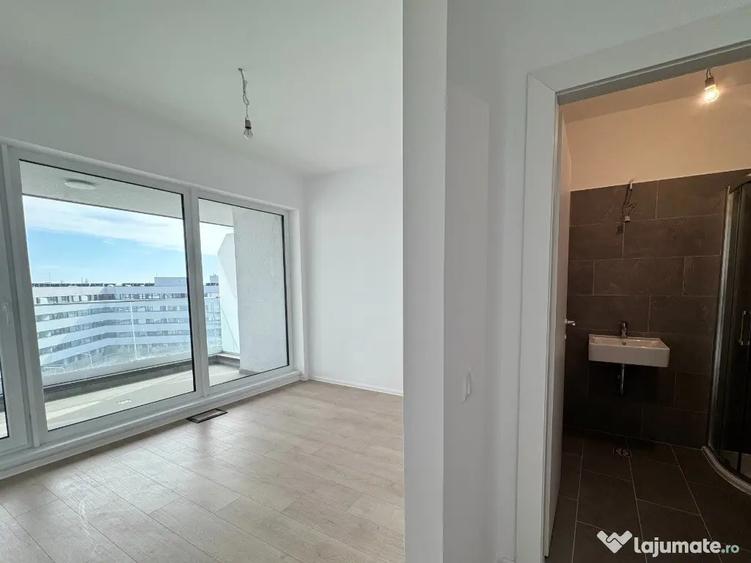 Apartament cu 3 camere semidecomandat în Străulești