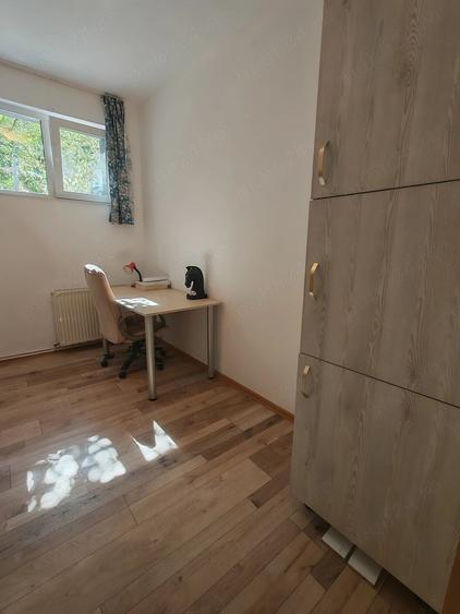 Apartament cu 3 camere decomandat în Exterior Vest