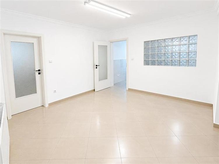 Spațiu comercial, de 82 mp, în Central