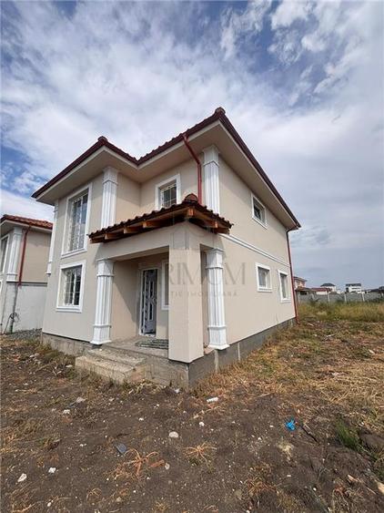 Duplex cu 4 camere cu Canalizare în Moșnița Nouă