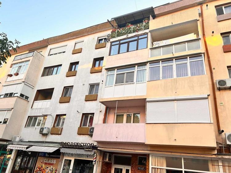 Apartament cu 3 camere decomandat în Ultracentral