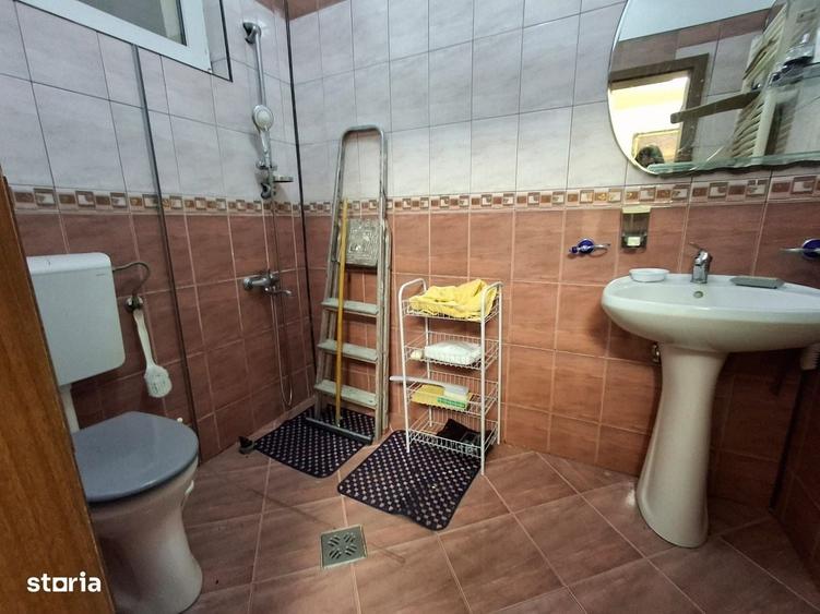 Casă cu 4 camere în Gușterița