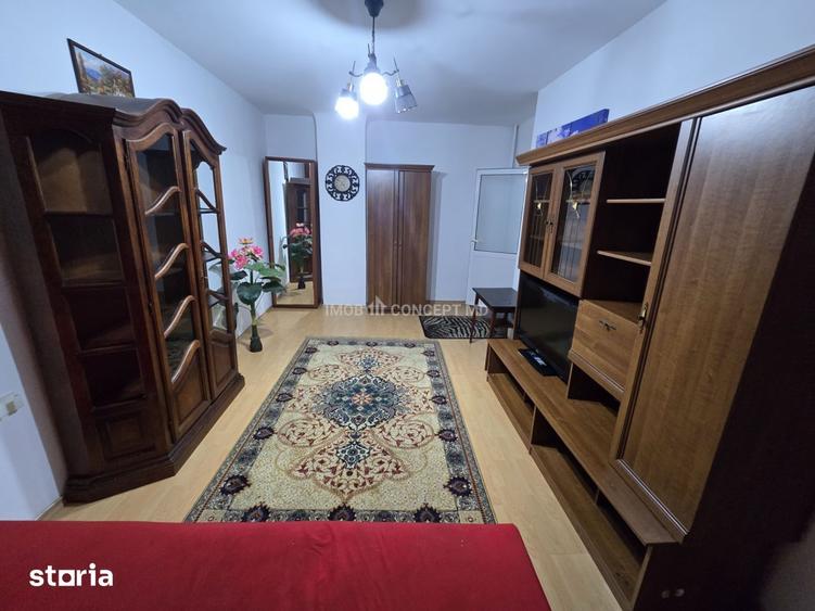 Garsonieră decomandată, mobilată în Vest