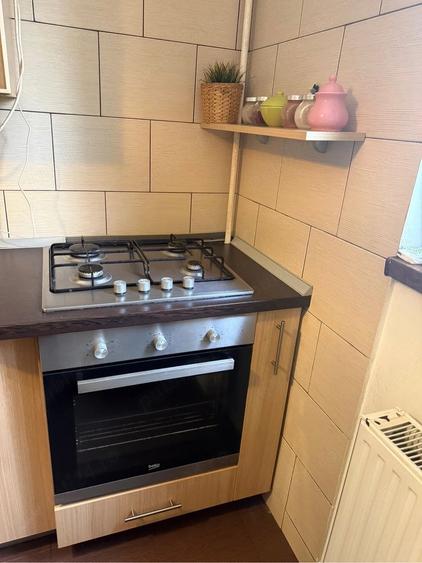 Apartament cu 3 camere decomandat în Titan