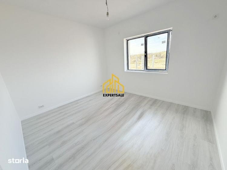 Casă cu 4 camere în Olteni