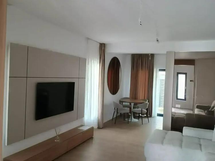 Casă cu 4 camere cu Canalizare în Theodor Pallady