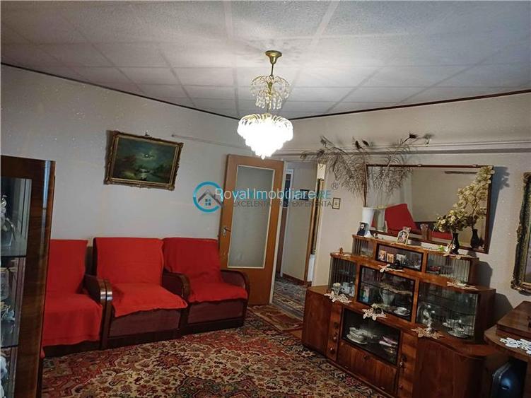 Royal Imobiliare - Vanzare apartament 3 camere zona Ultracentral