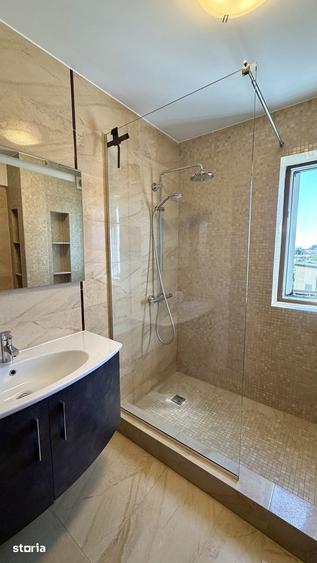 Apartament cu 3 camere în Tei