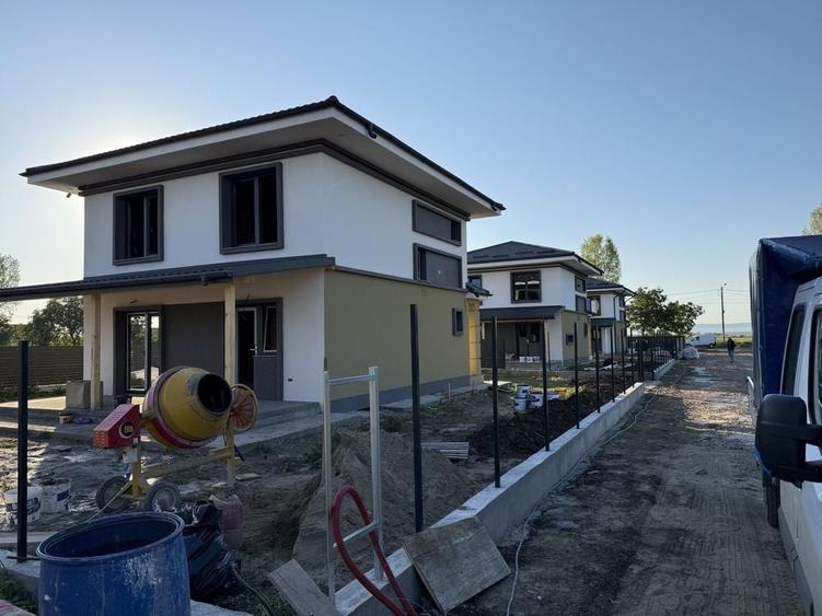 Casă cu 4 camere în Miroslava