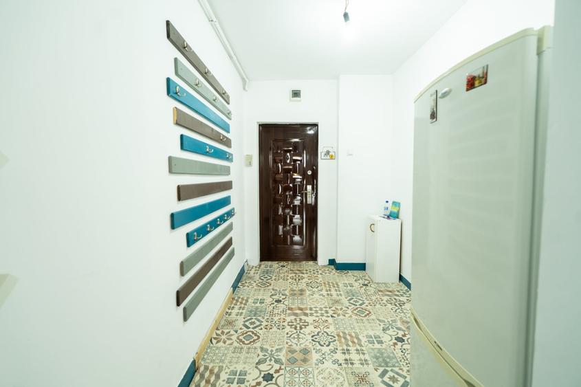 Apartament cu 2 camere semidecomandat, mobilat în Semicentral