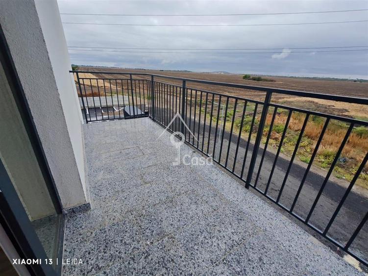 Apartament cu 3 camere decomandat în Berceni